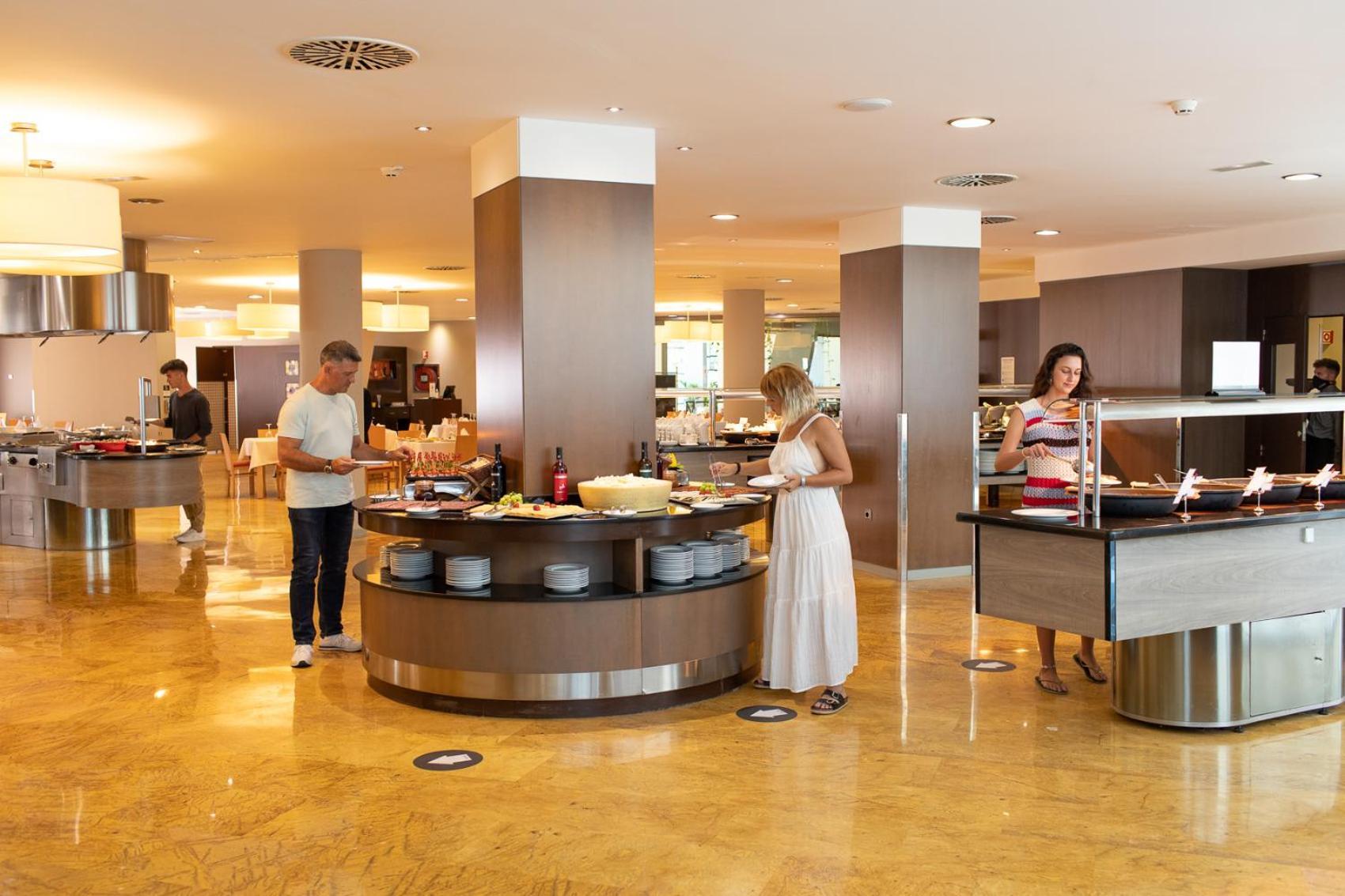 Protur Roquetas Hotel&Spa Roquetas de Mar Bagian luar foto
